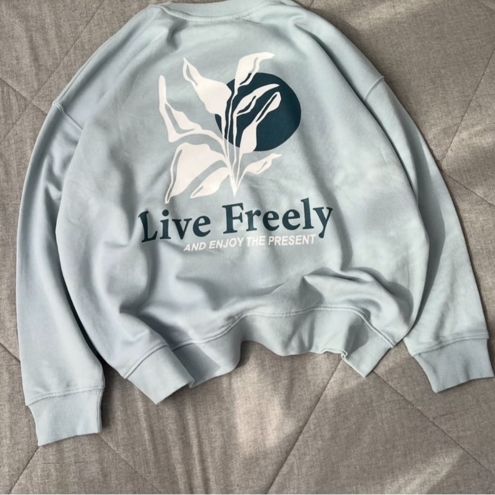 Primary oversized sweatshirt Light Blue Women's Relaxed Crewneck Sweatshirt - Picture 6 of 7